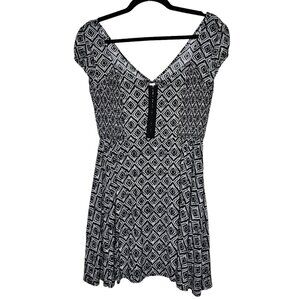 Aeropostale Size Small Black And White Geometric Print Mini Dress Short Sleeve